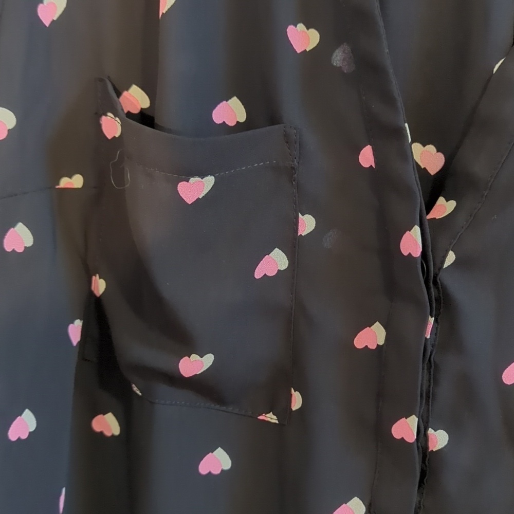 Torrid Black Top Print Hearts Size 1 - Picture 4 of 8
